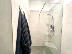 Stylish New Apartment in Riga Old Town - City Centre, Self Check-in, Walkable to Major Attractions