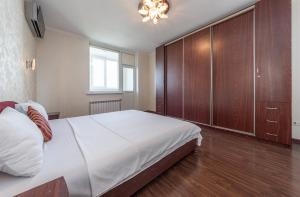 Большая 3 комнатная на Осокорках Гмирі 2