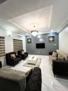 Grays Suite Cozy mini flat by Jaynice Homes - Iranla