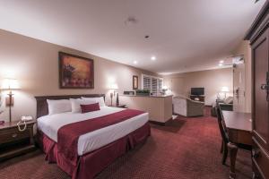 King Suite room in Grand Vista Hotel