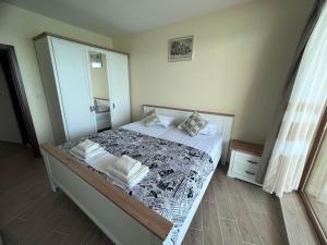 Sea View 2BR Apartment Sozopol