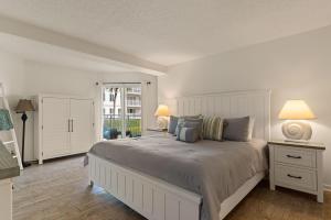 Beach Club, Unit 121 - Flip Flop Inn
