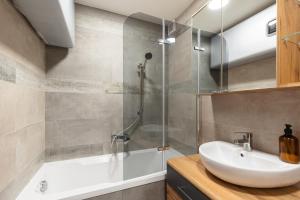 Kazinczy 10 Apartment with 3 bedrooms