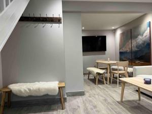 “The Art House 6” Galway, Woodquay