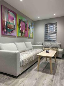 “The Art House 6” Galway, Woodquay