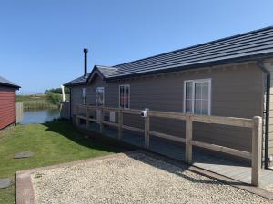 Lakeside Retreat at The Bay Filey, sleeps 4, 2 non-shedding dogs welcome for free