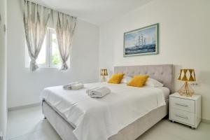 The Golden Luxury Apartments