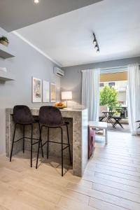 Warmth & Charm Island Style