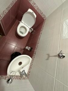 Family Room with Shared Bathroom room in Popock City Center