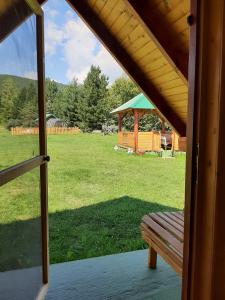 Konaci Očeva Zemlja Vikendica i Bungalovi