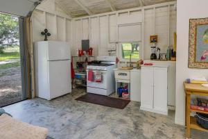 Coffeyville Countryside Studio w Fire Pit!