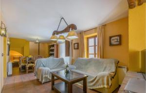 Cozy Home In La Cardenchosa With Wifi