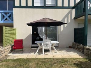 Appartement La Forêt-Fouesnant : port, plage et restaurants à pied, terrasse et parking - FR-1-481-146