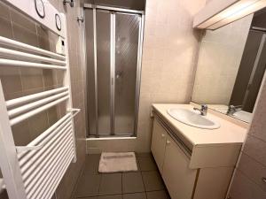 Appartement La Forêt-Fouesnant : port, plage et restaurants à pied, terrasse et parking - FR-1-481-146
