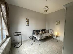 Maisons de vacances Gite Vernusse, 4 pieces, 6 personnes - FR-1-489-457 : photos des chambres