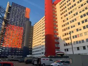 Möblierte Apartment im Herkules Köln Neuehrenfeld - Langenfeld