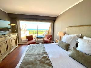 Hotels HR Hotel-Restaurant & Spa Marin : photos des chambres