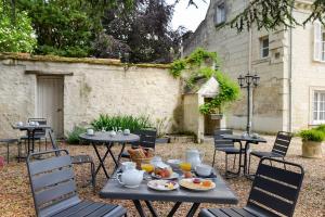 Hotels Logis Manoir De La Giraudiere : photos des chambres