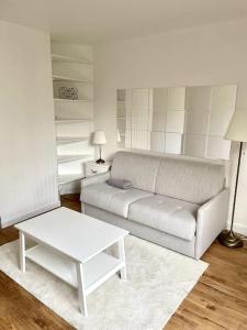 Appartements Studio meuble et tres lumineux : photos des chambres