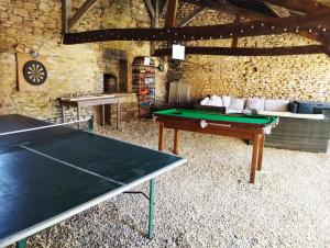 Maisons de vacances La Vieille Ferme: superbe complexe de 3 gites en pierre avec Piscine au coeur du Perigord Noir : photos des chambres