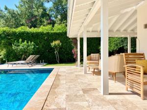 Villa Paradaise is Magnificent Villa with Sea view and infinity Pool