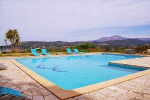 Appartements Cargese, vue panoramique sur la mer, piscine : photos des chambres