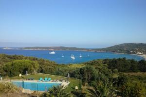 Appartements Cargese, vue panoramique sur la mer, piscine : photos des chambres