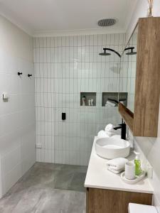 Tuscan Villa in Myrtleford