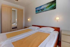 Apartments Marinko - Near Čikat Bay & Town Center with Private Parking