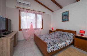 Amazing Home In Valtura With Jacuzzi, Wifi And 2 Bedrooms