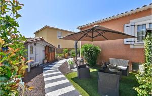 Maisons de vacances Nice home in Sorgues with WiFi and 3 Bedrooms : photos des chambres