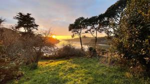 B&B / Chambres d'hotes COTTAGE des RIAS 2 chambres d'hotes ou 1 suite a 172 m de la mer sans TV : photos des chambres