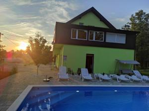 Lika Relax and Party House with sauna, jacuzzi and outdoor heated swimming pool