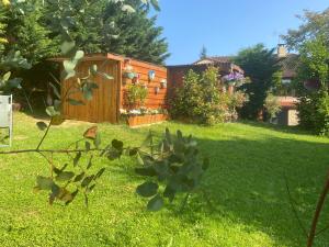 Maisons d'hotes Le Petit Prince a Sarlat - Parking prive - piscine chauffee - espace bien-etre Jacuzzi et massages : photos des chambres