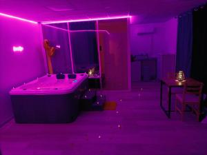CocoonSPA LoveRoom Jacuzzi