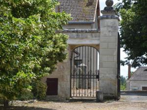 Maisons de vacances Beautiful cottage with swimmingpool adjacent to an exquisite 14th century castle : photos des chambres