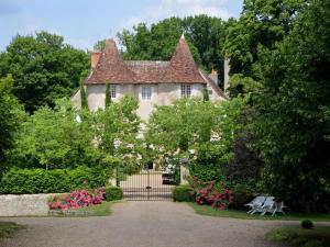 Maisons de vacances Beautiful cottage with swimmingpool adjacent to an exquisite 14th century castle : photos des chambres