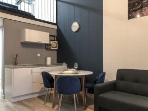 Airport Apartment