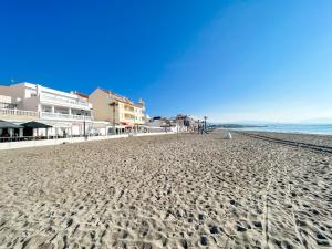 Apartamento en 1ª línea de la playa de Sabinillas con vistas al mar