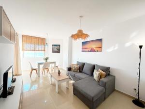 Apartamento en 1ª línea de la playa de Sabinillas con vistas al mar