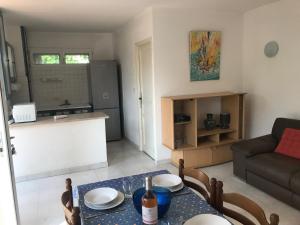 Appartements LES COQUILLAGES, P3 terrasse, clim, a 2 min a pied plage Grand Travers : photos des chambres