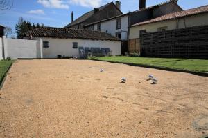 Maisons de vacances Gites79 - Gite des Roses, 30mins Puy du Fou : photos des chambres