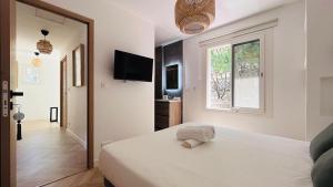 B&B / Chambres d'hotes VILLA HOLISTIKA : BED AND BREAKFAST / POOL / AIR CONDITIONING/ MONT FARON TOULON : photos des chambres