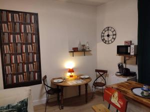Appartements Deco Vintage - 5mn du centre - TV connectee : photos des chambres