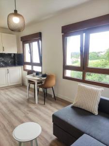 Digital Nomad Paradise - GarajePC monitor