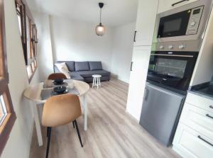 Digital Nomad Paradise - GarajePC monitor