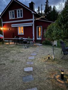 Villa Granhede -sjöläge med badtunna, eldstad med mera