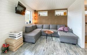 2 Bedroom Amazing Home In Ätran