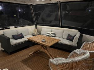 Navi Yacht à Sète, 2 à 8 couchages, privatif