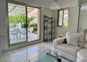 Appartement en rez de jardin dans villa à Nice